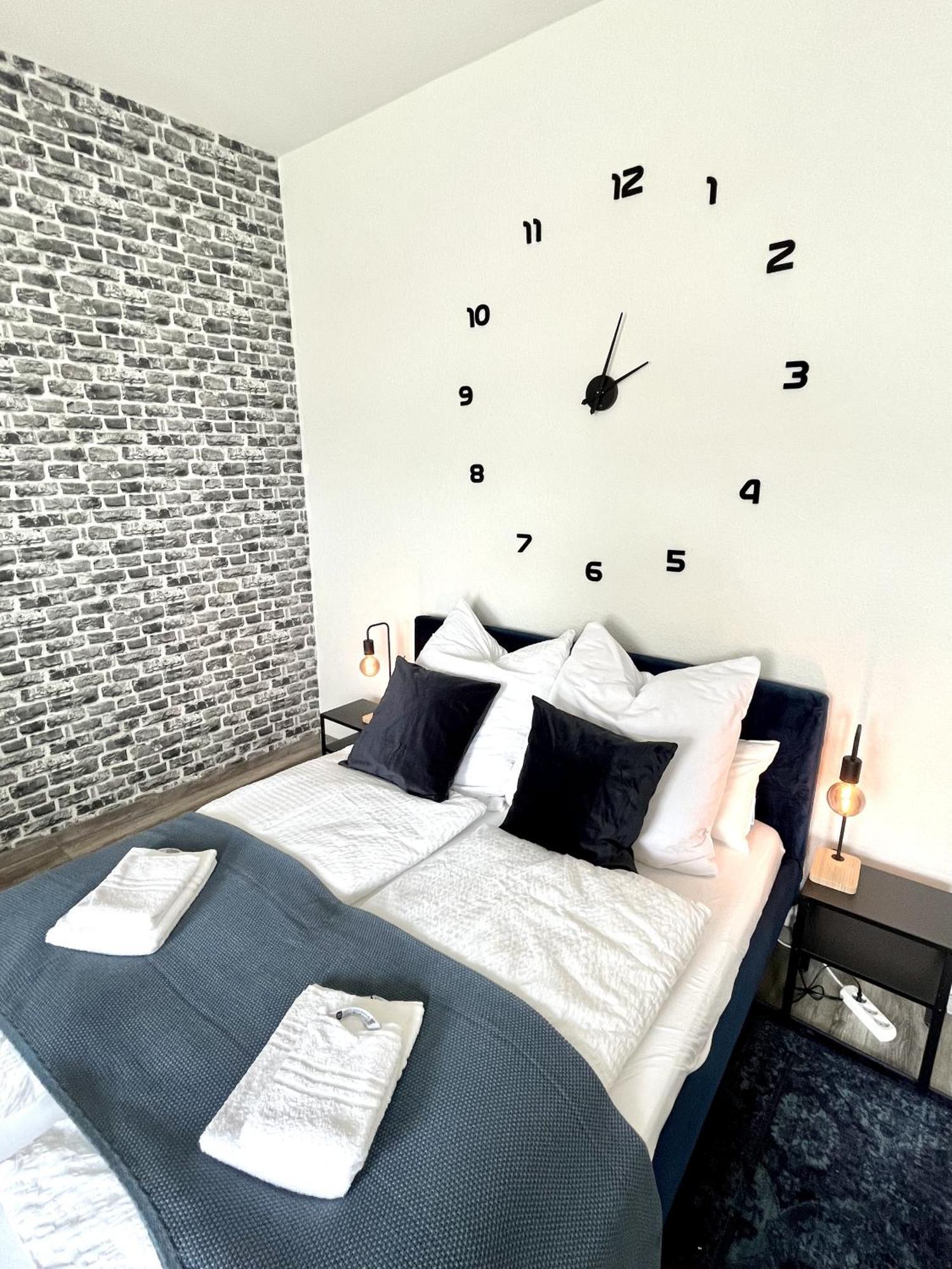Endless: Mitten Im Zentrum Inkl. Stellplatz Schwerin  Exterior photo